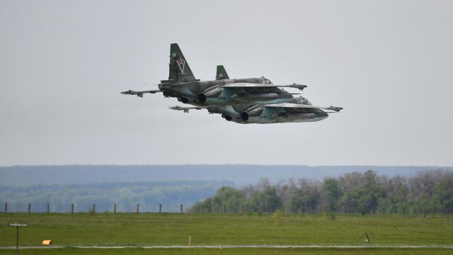 Самолеты Су-25